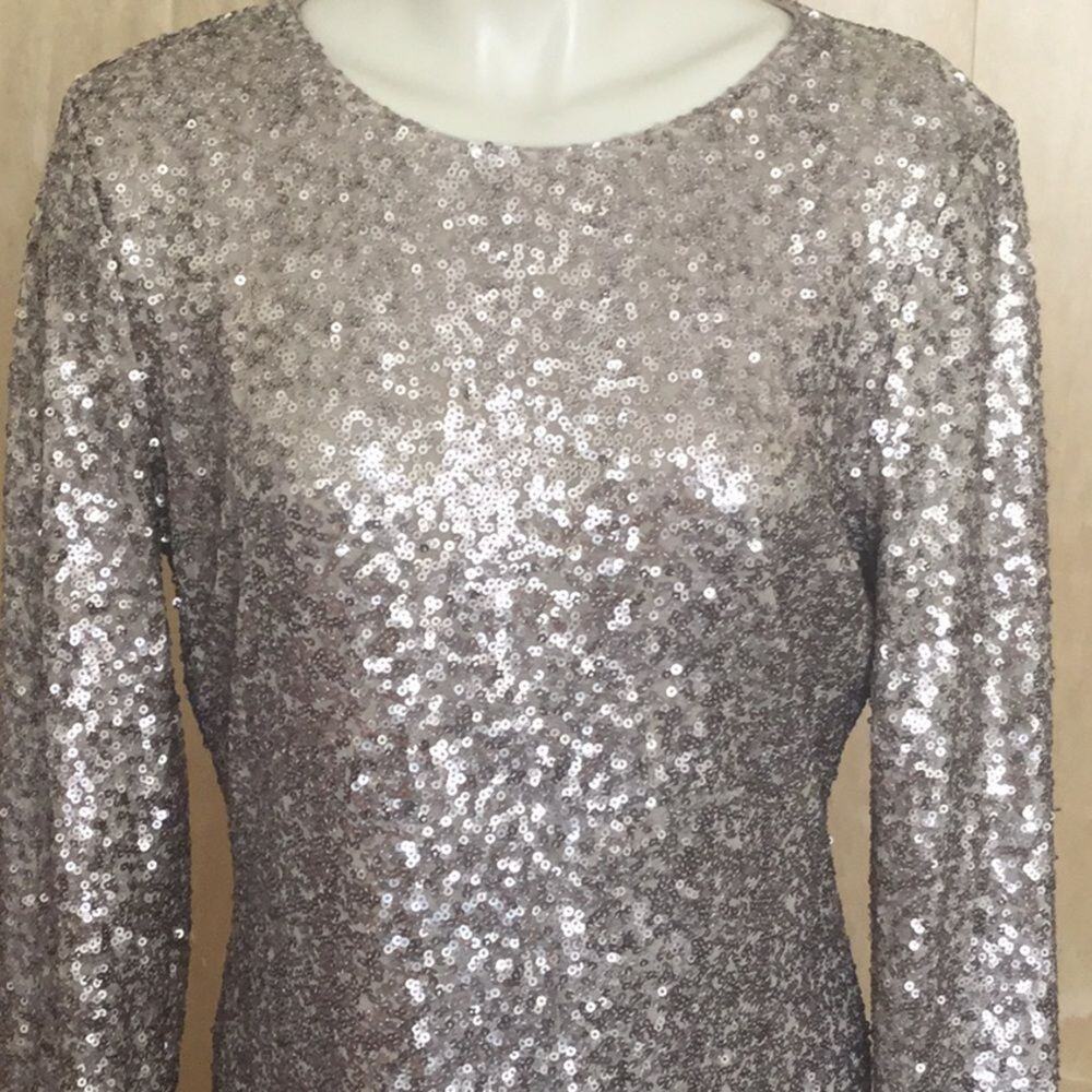 Cowl-sequin-embellished long-sleeved dress888 - Picture 3 of 9